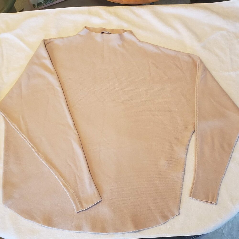 Vila Milano Soft Camel Color Sweater in Size Large Perfect for Fall